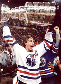 Gretzky alza la coppa