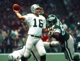 Jim Plunkett conduce i Raiders alla vittoria nel superbowl